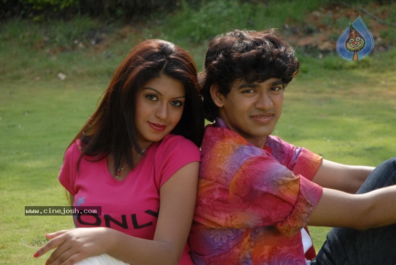 Chetilo Cheyyesi Movie Stills - 3 / 57 photos