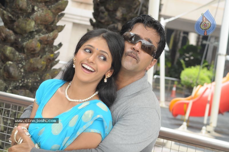 Dalapati Movie Stills - 107 / 122 photos