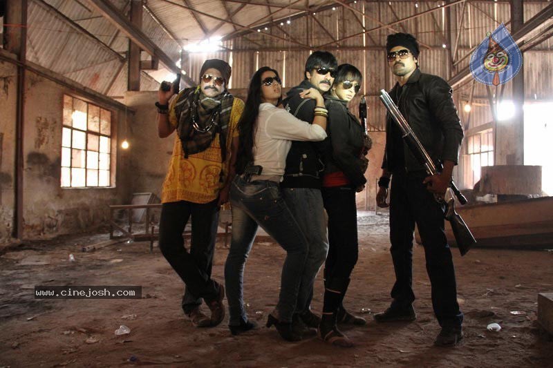 Dongala Mutha Movie Wallpapers - 6 / 12 photos