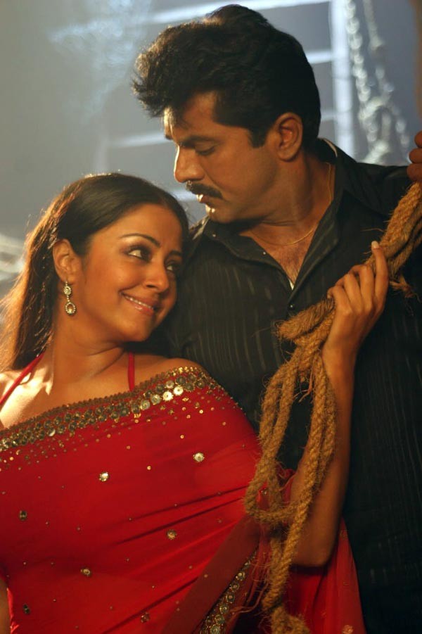 Drohi Movie Stills - Jyothika  - 9 / 81 photos