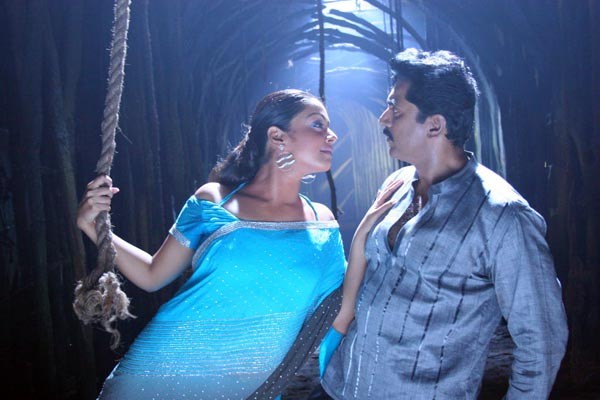 Drohi Movie Stills - Jyothika  - 24 / 81 photos