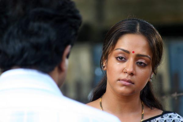 Drohi Movie Stills - Jyothika  - 27 / 81 photos