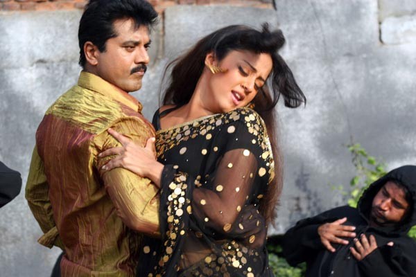 Drohi Movie Stills - Jyothika  - 32 / 81 photos