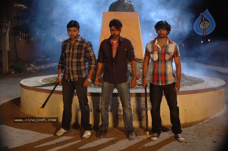 Duniya Movie New Stills - 5 / 7 photos