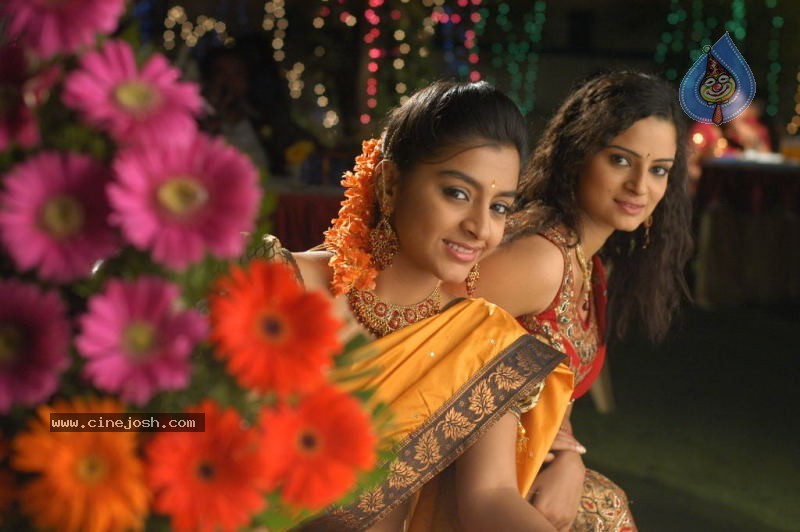 Duniya Movie Stills - 41 / 68 photos