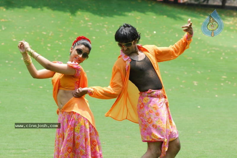 Duniya Movie Stills - 62 / 68 photos