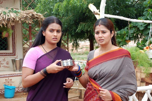 Durga Movie Stills - Geethika - 17 / 19 photos