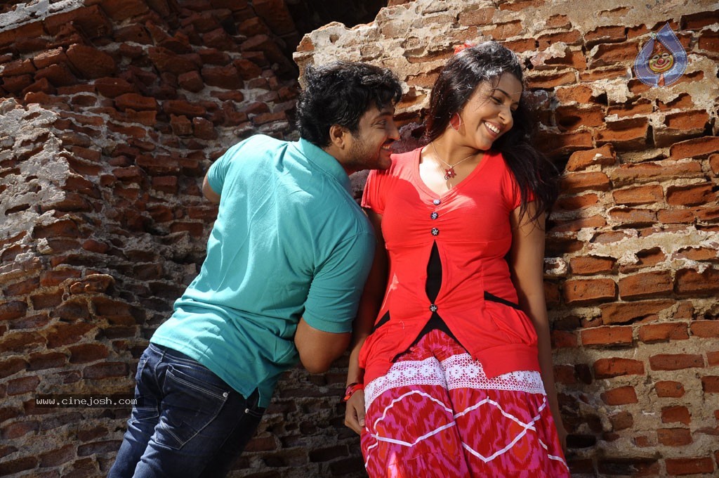 Eera Veyyil Tamil Movie Stills - 29 / 31 photos