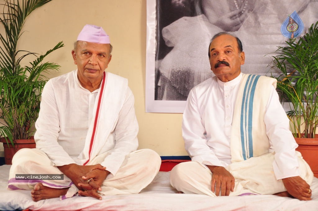 Gandhi Movie Stills - 41 / 78 photos