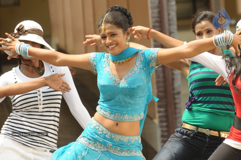 Gandikotalo Movie Stills - 93 / 129 photos