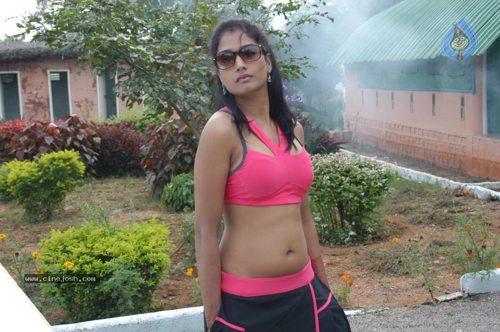 Gavvalata Movie Hot Stills - 19 / 63 photos