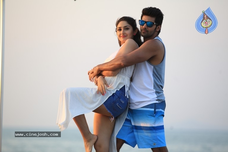 Ghajinikanth Movie Stills - 7 / 9 photos