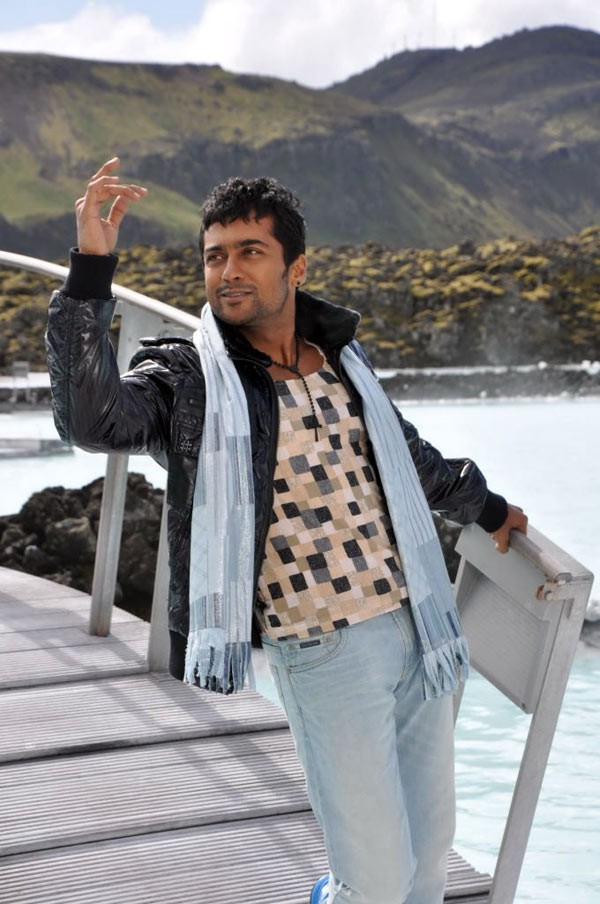 Ghatikudu - Suriya - Nayanatara - 36 / 44 photos