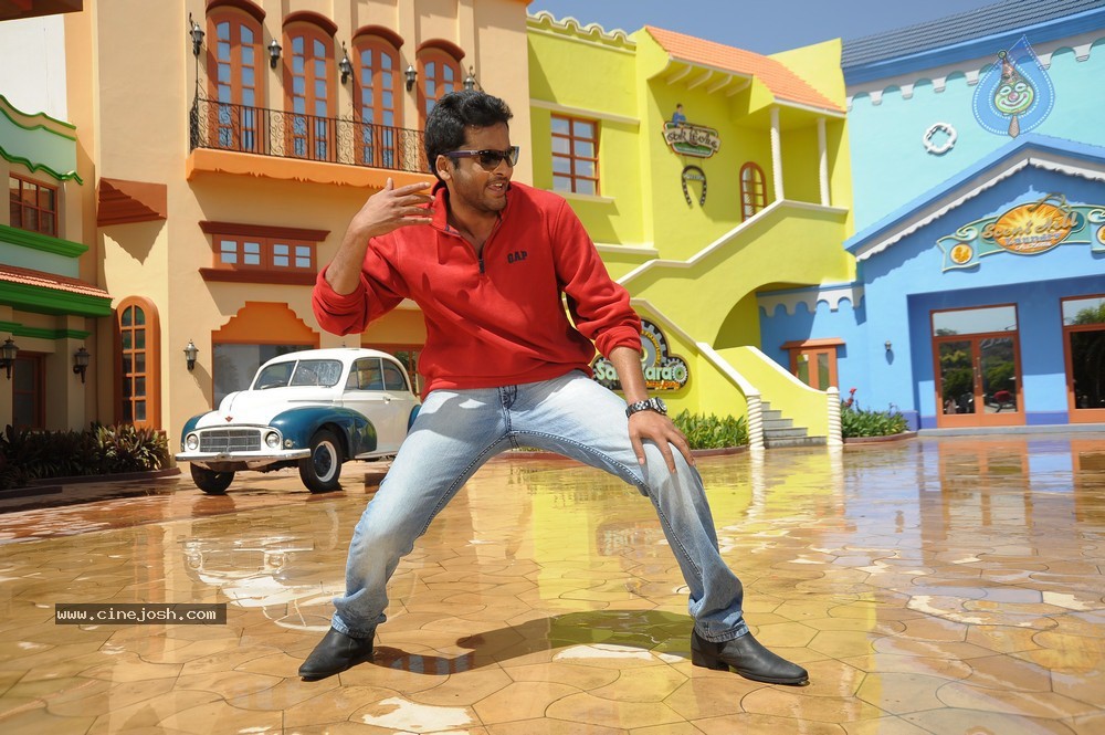 Gola Gola Movie New Stills - 25 / 25 photos