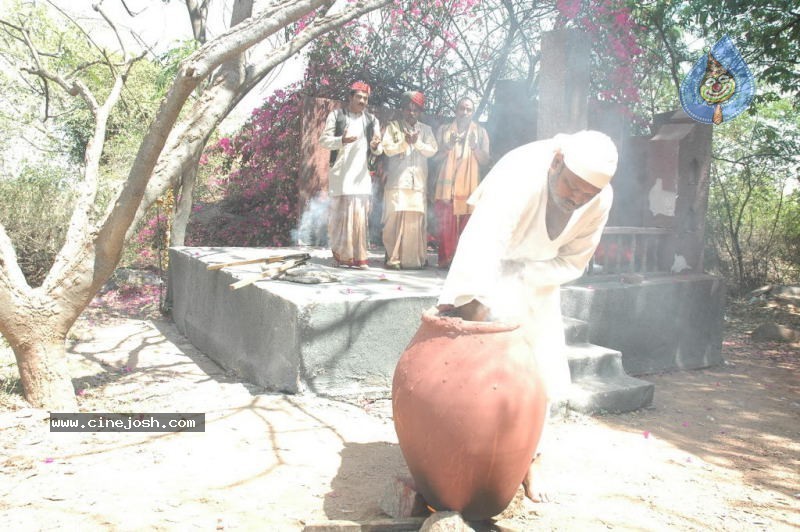 Guruvaaram Movie Stills - 39 / 41 photos