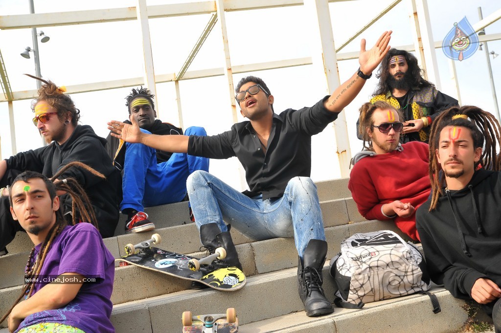 Iddarammayilatho Latest Photos - 19 / 24 photos