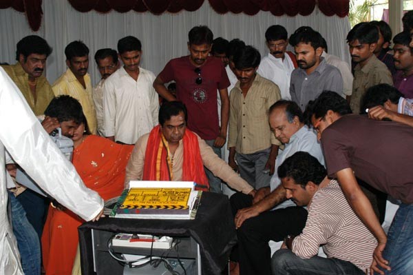 Jayeebhava Working Stills - 17 / 145 photos