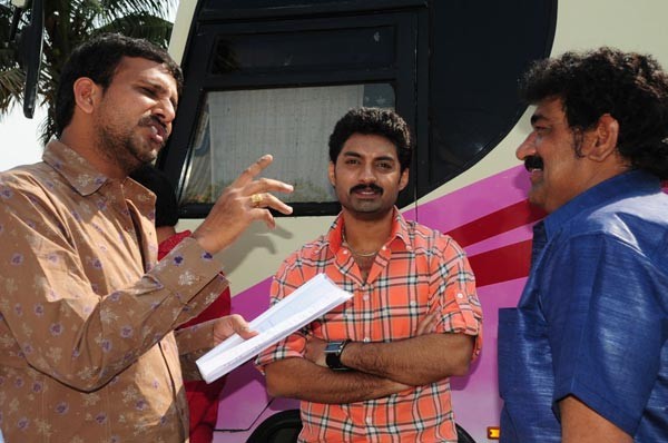 Jayeebhava Working Stills - 53 / 145 photos