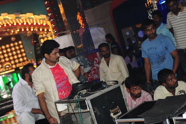 Jayeebhava Working Stills - 61 / 145 photos