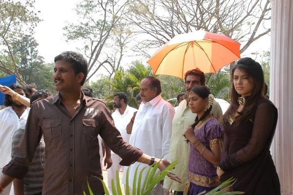 Jayeebhava Working Stills - 103 / 145 photos