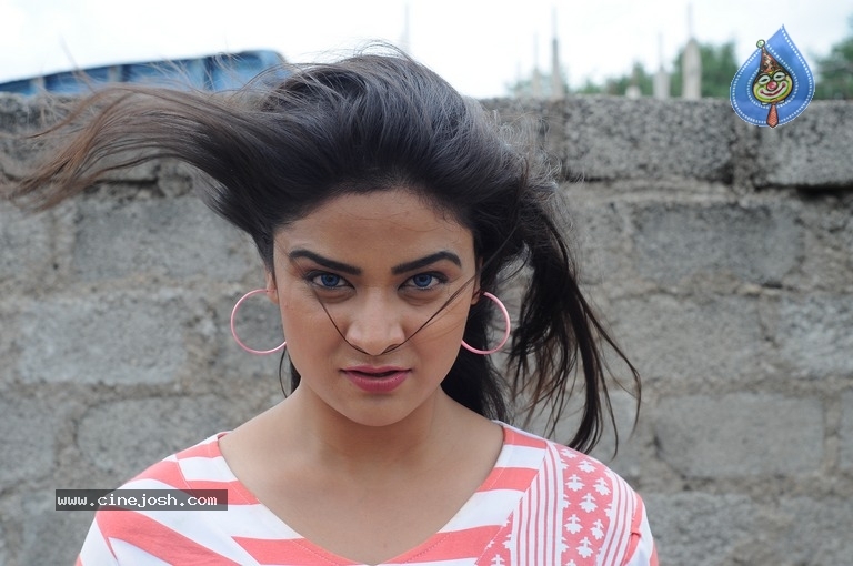 Karthika Movie Stills - 10 / 12 photos