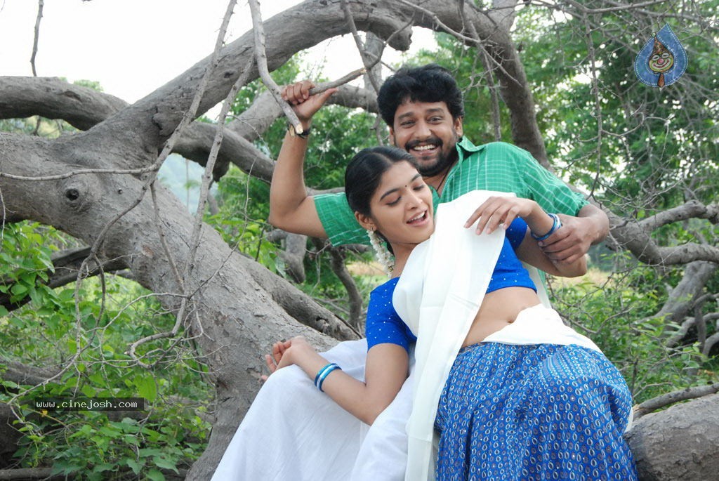 Kollaikaran Tamil Movie Stills - 28 / 29 photos