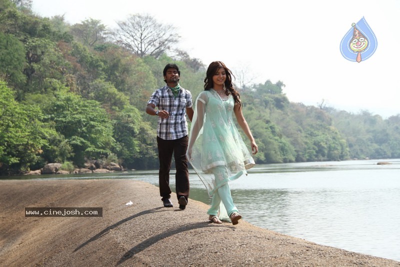 Kurralloy Kurrallu Movie Stills - 7 / 13 photos