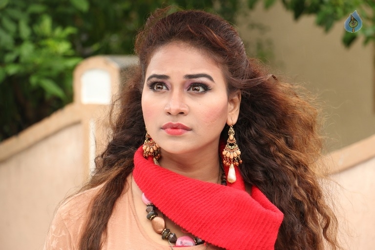 Lachhi Movie Photos - 16 / 19 photos