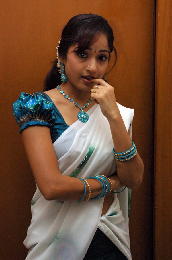 Madhavi Latha  - 11 / 21 photos