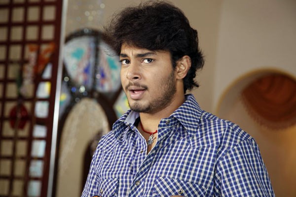 Tanish - Manchivaadu - Stills - 3 / 37 photos