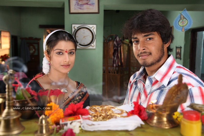 MOUNA RAGAM MOVIE STILLS - 21 / 25 photos