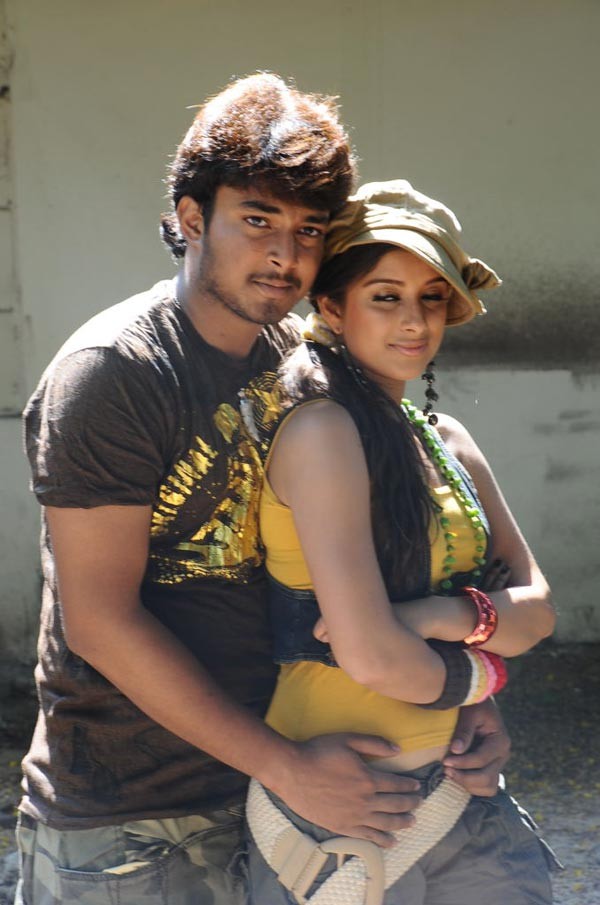 Mounaragam-Tanish,Madhurima - 45 / 74 photos