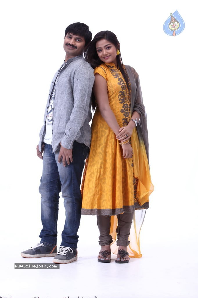 Mudduga Movie Stills - 16 / 17 photos