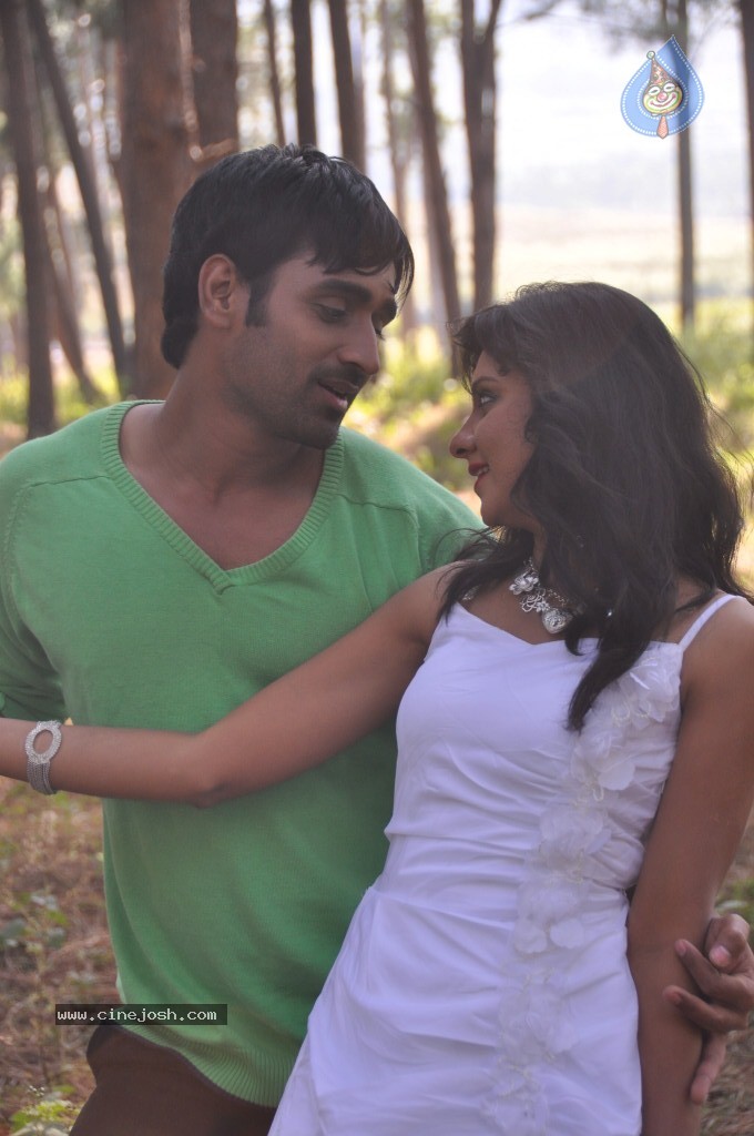 Nachithe Movie Stills - 33 / 113 photos