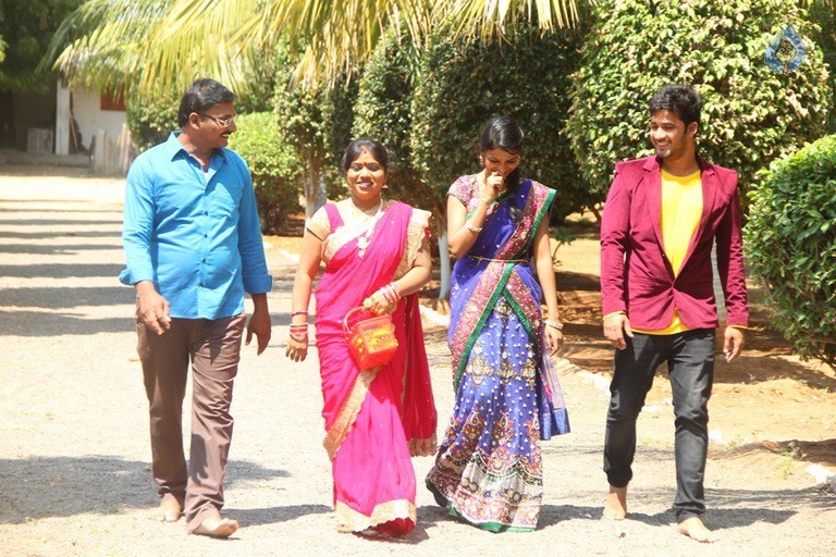 Neelampati Ammoru Movie Photos - 18 / 42 photos