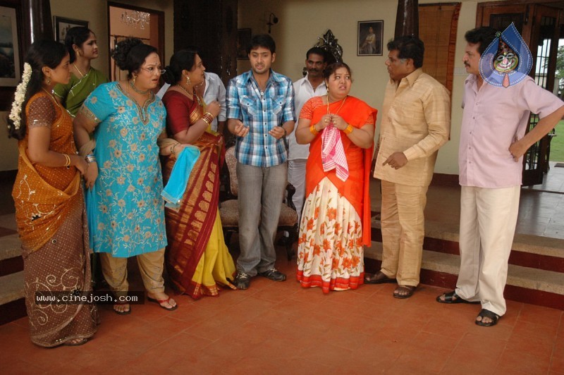  Nuvvekkadunte Nenakkadunta New Movie Stills  - 33 / 60 photos