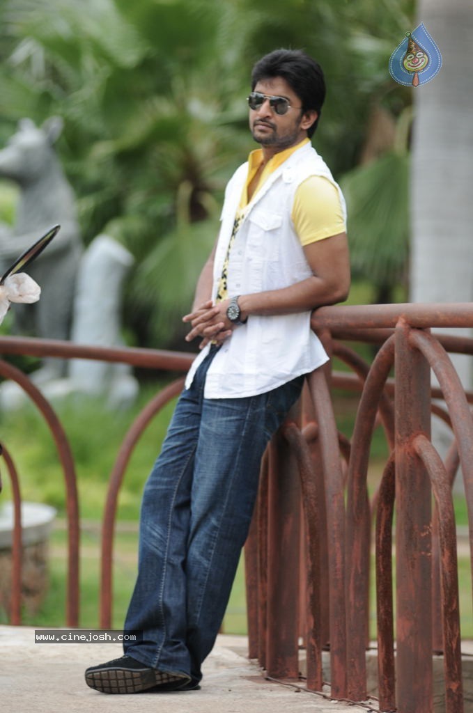 Pilla Zamindar Movie Stills - 23 / 25 photos