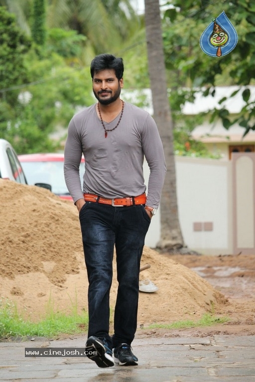 Runam Movie Stills - 12 / 20 photos