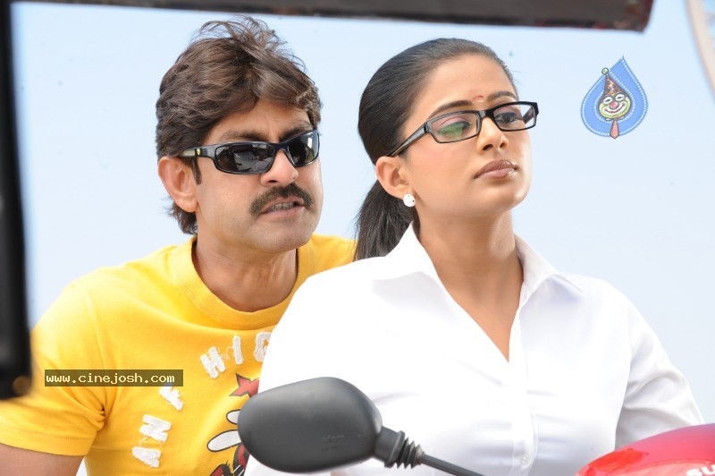 Sadhyam Movie Stills - 5 / 6 photos