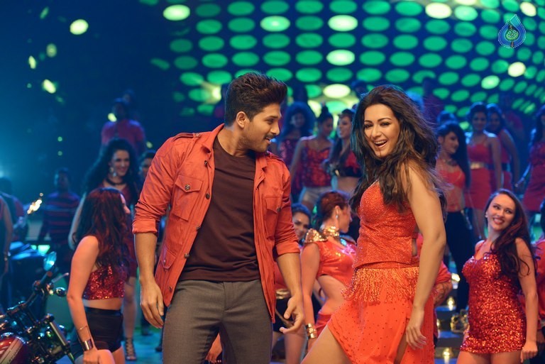 Sarrainodu Latest Photos - 12 / 16 photos