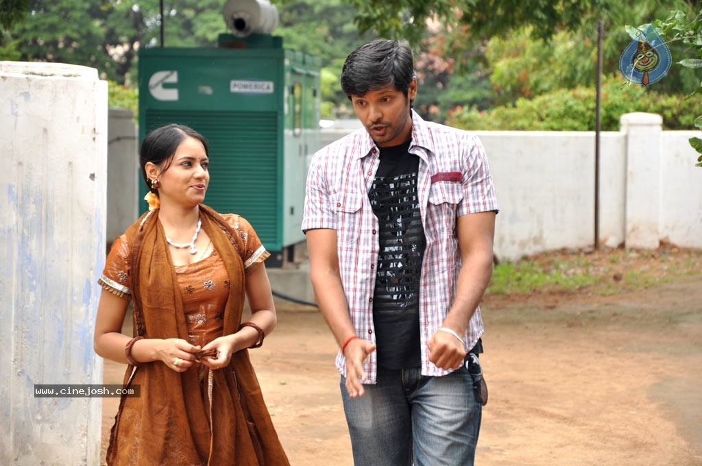 Siruvani Movie Stills - 17 / 33 photos