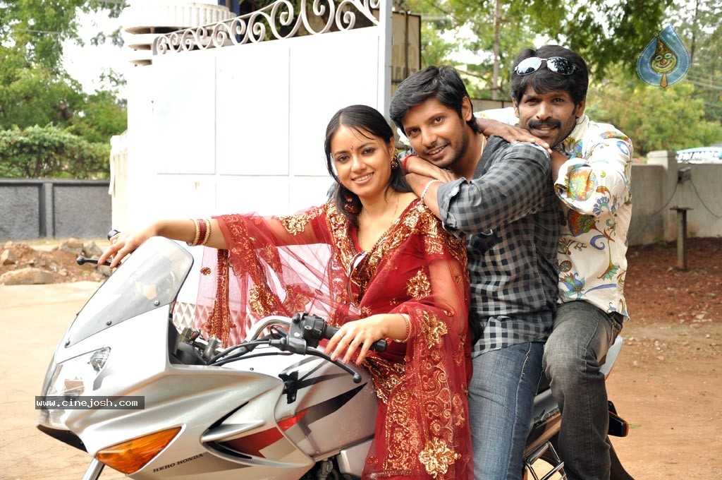 Siruvani Movie Stills - 33 / 33 photos