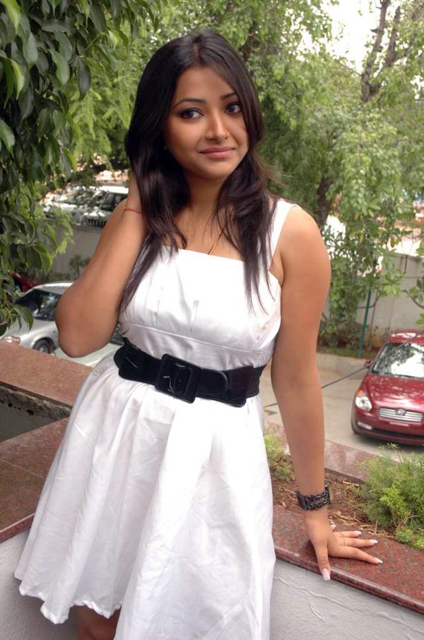 Swetha Basu - 13 / 15 photos