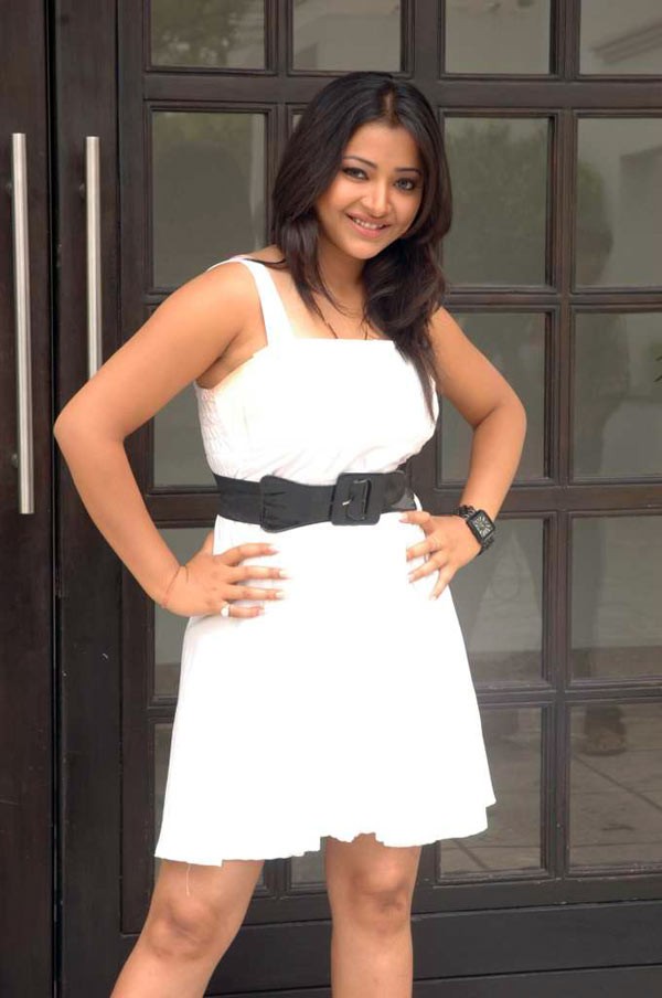 Swetha Basu - 14 / 15 photos