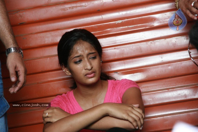 Teliyadu Movie Stills - 34 / 53 photos