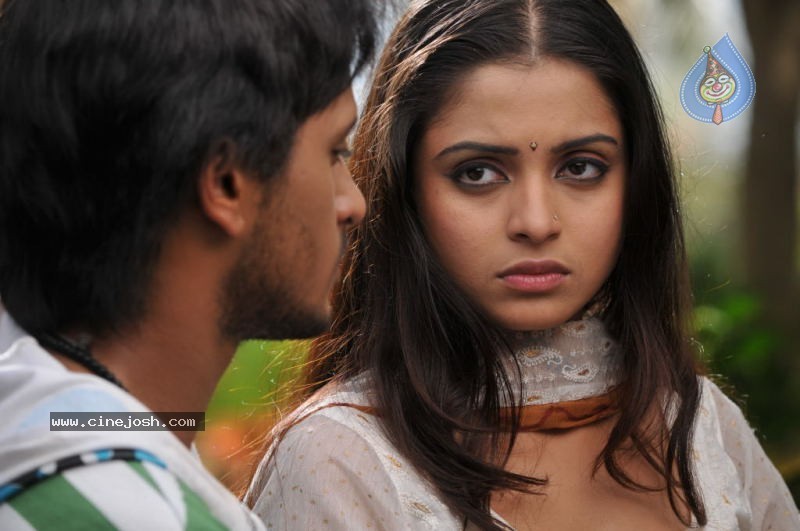 Tholisaariga Movie Stills - 38 / 48 photos