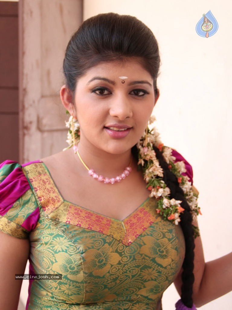 Thuttu Tamil Movie Stills - 22 / 43 photos