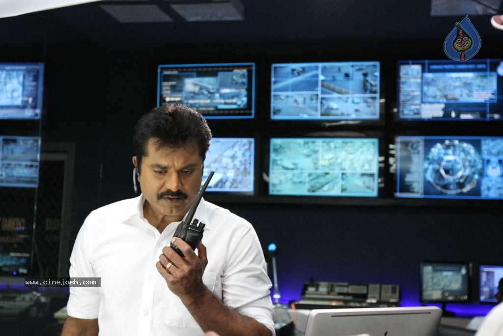 Traffic Movie Stills - 57 / 60 photos