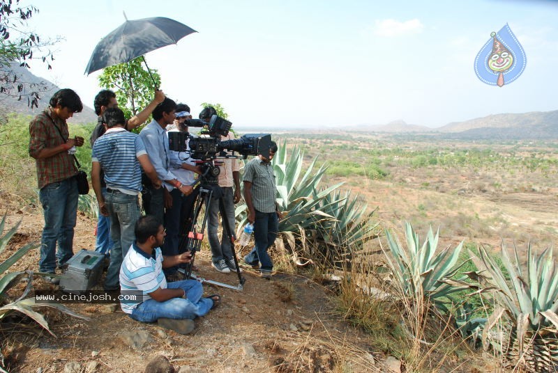 Varaprasad & Pottiprasad Movie Stills - 72 / 176 photos