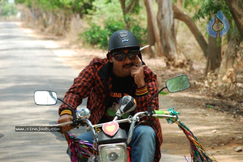 Varaprasad & Pottiprasad Movie Stills - 128 / 176 photos